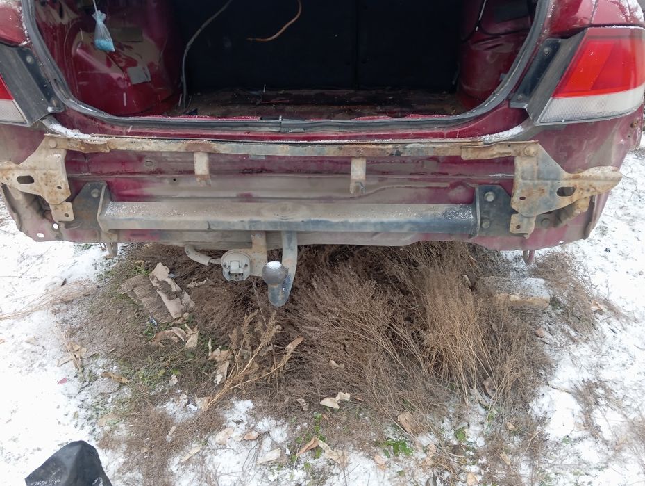 Продам фаркоп Мазда