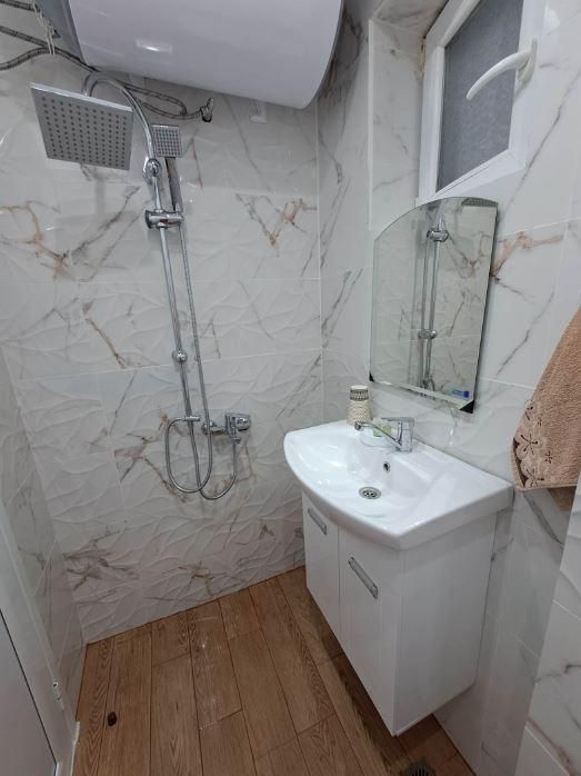 Дава се под наем Двустаен апартамент в Варна, Център - 40 кв.м за 460 € - Снимка #4