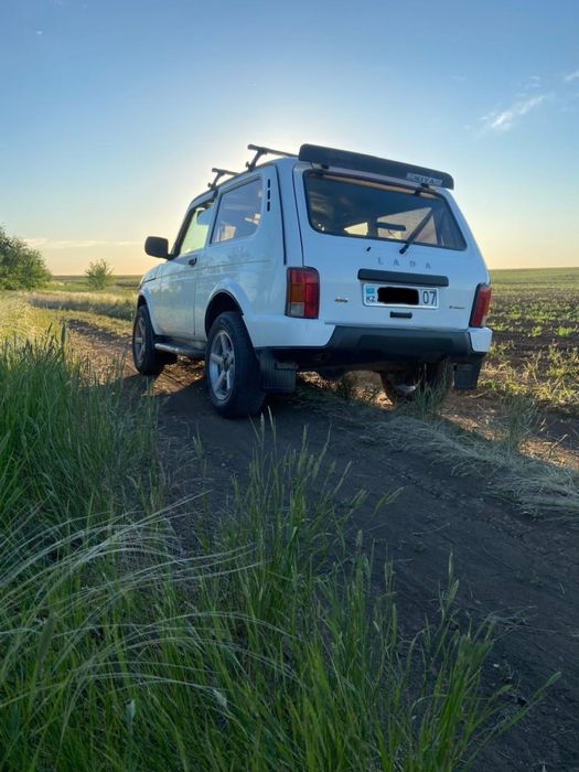 Автомобиль нива Урбан 2019 года