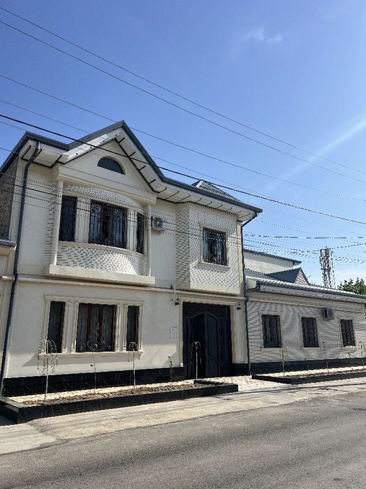 Uy sotiladi sergilida