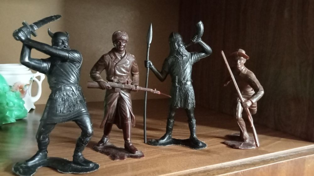 Статуэтки пластиковые, металл СССР