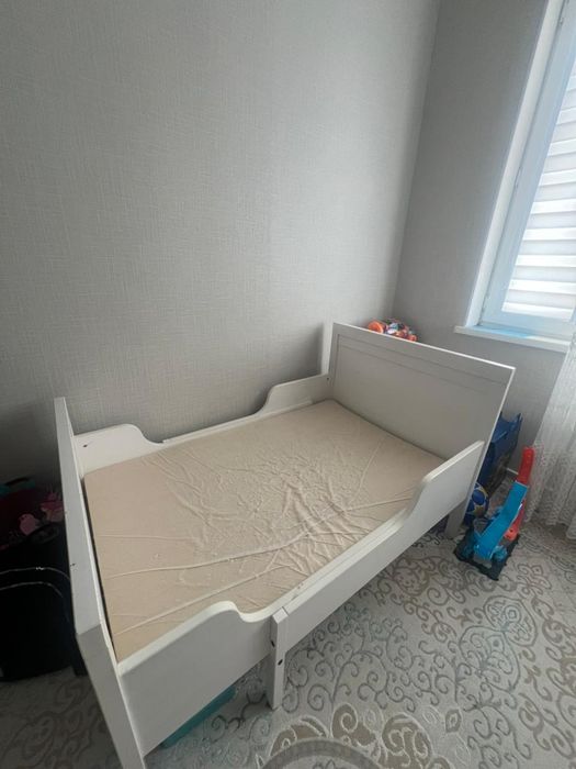 Продам детскую кровать IKEA
