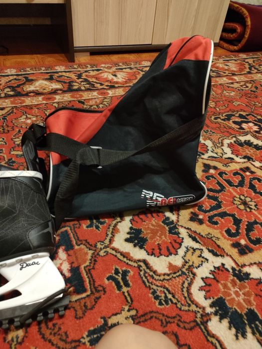 Продам коньки на мальчика и девочку