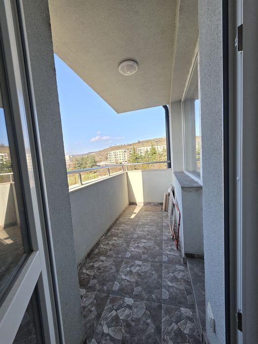 Давам Тристаен  Апартамент  под наем  Ново Строителство Обзаведен