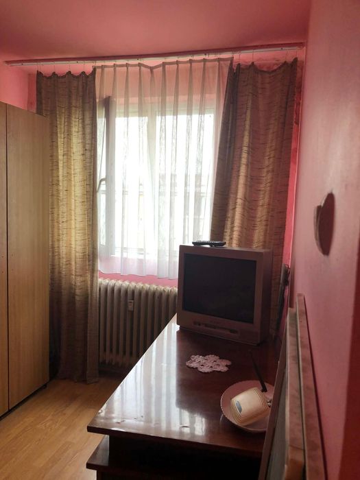 Vând apartament de 2 camere