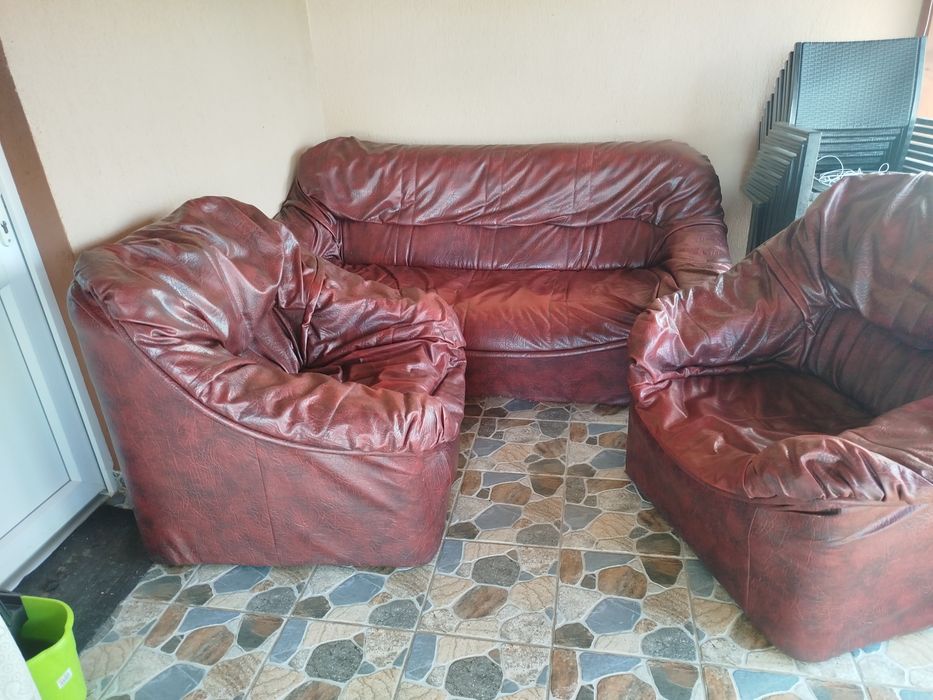 Vind două fotolii și canapea ,stare bună , preț negociabil!