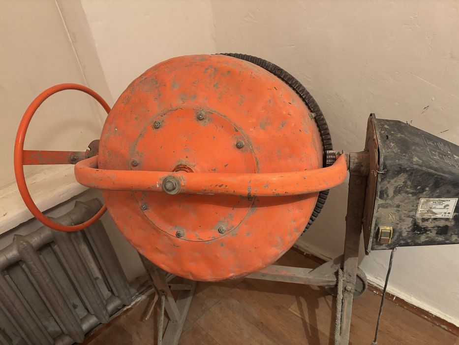 Продам Бетономешалку 180л