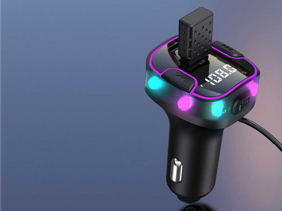 Bluetooth FM Трансмитер за кола с 3x USB и Type-C зарядно, микрофон
