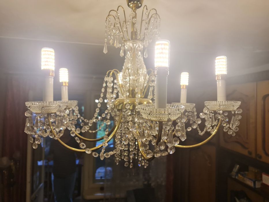 Хрустальная люстра
