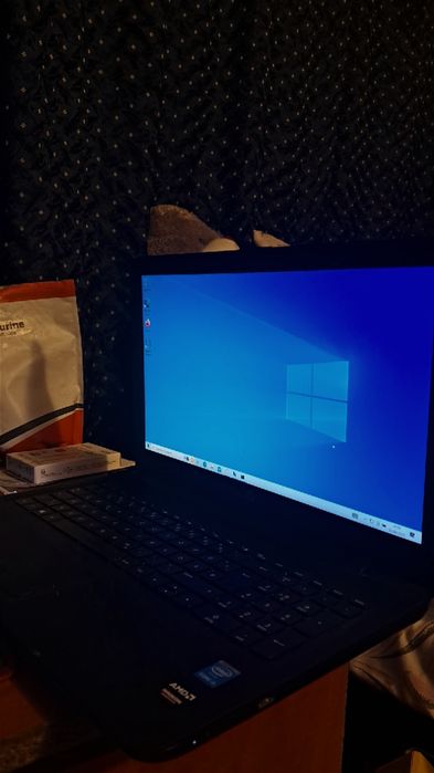 HP NoteBook i3 5005U AMD R5 M330 4GB 8GB Ram