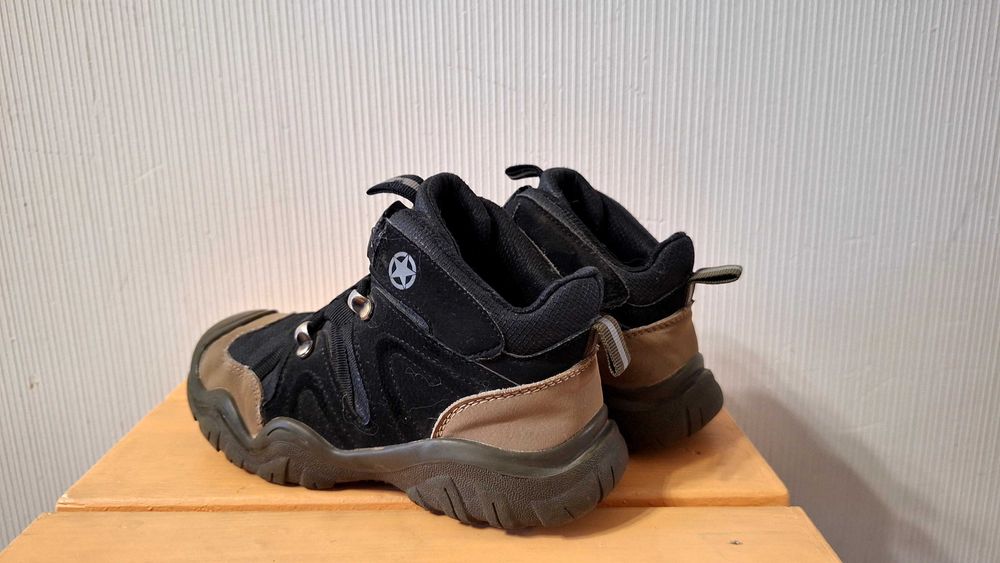 Ботинки детские , кроссовки тёплые