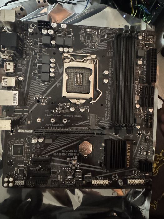 Placa de baza Gigabyte b460m ds3h cu ram in single channel