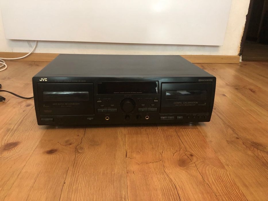 Аудио система професионална с две касети на JVC