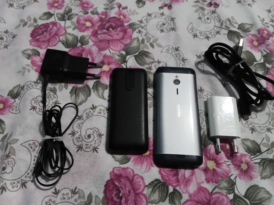Vând 2 Telefoane Nokia cu Camera