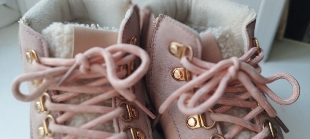 Продам ботинки демисезонные на девочку