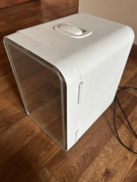 Продам минихолодильник для косметики