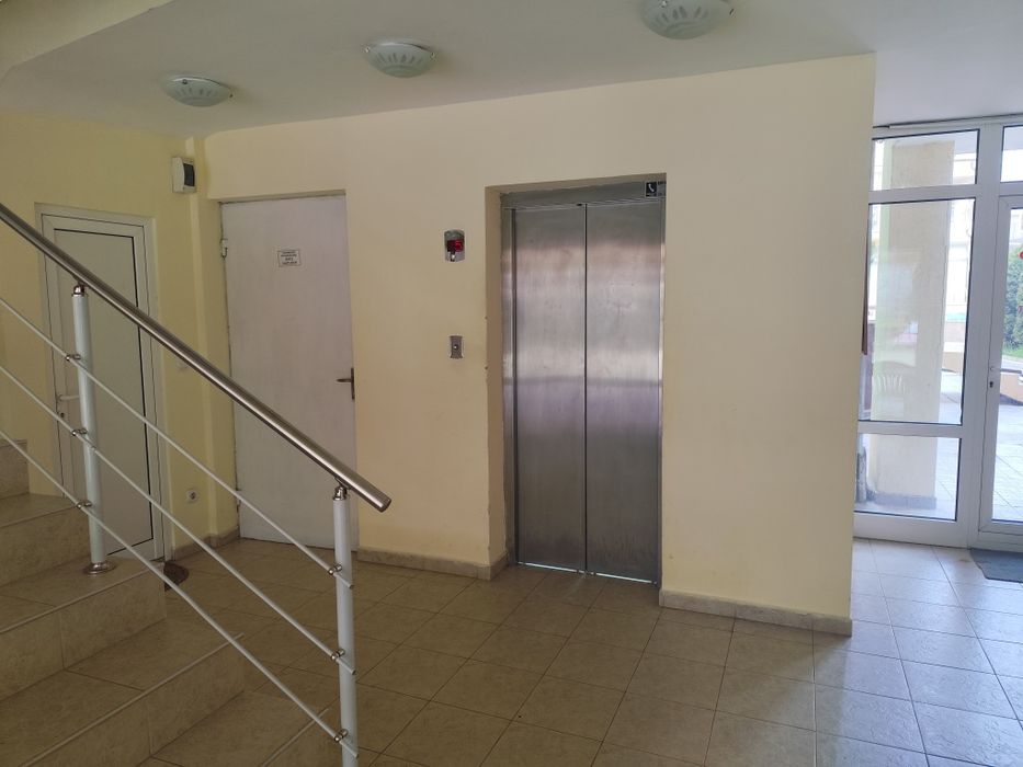 Студио за нощувки в Сл.бряг с паркомясто и басейн