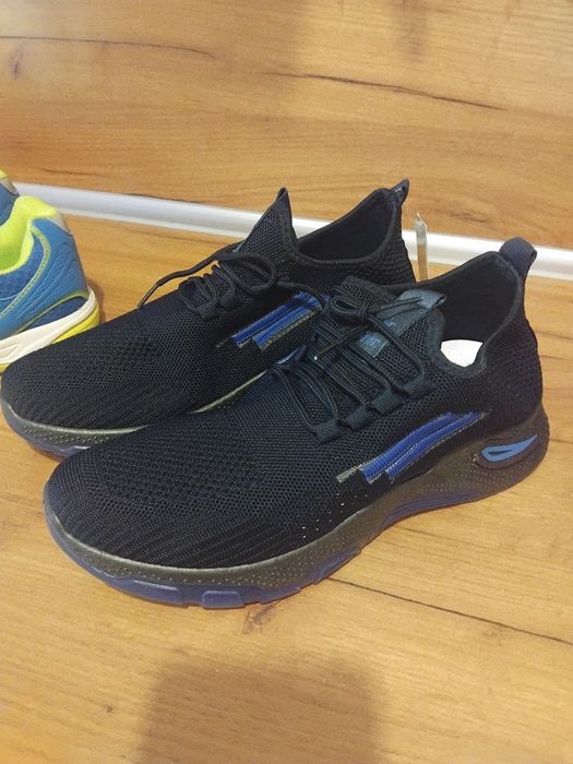 Продават се нови маратонки, обувки и боти  !