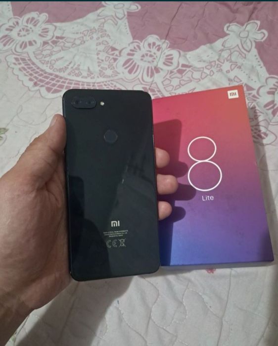 Xiaomi MI 8 Lite 6/128GB Black Igravoy Karobka Flagman Holati Yaxshi
