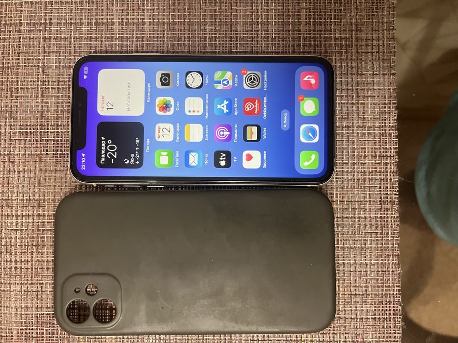 Продам Айфон 11, память 128Гб