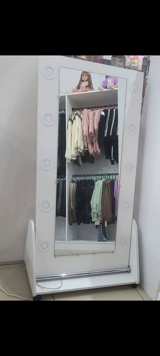 Зеркало напольное