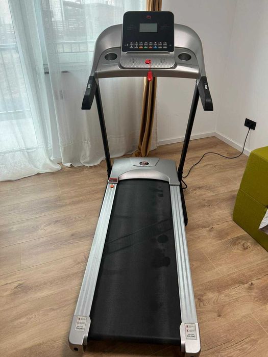 Banda de alergat BodyFit A2000 – functionala, necesita schimbarea covorului