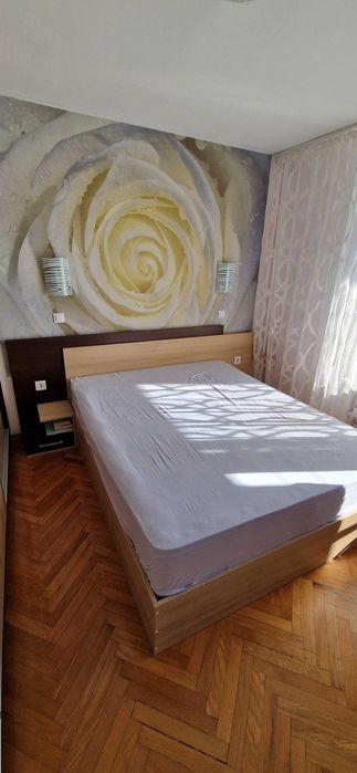 Обзавеждане за спалня без матрак