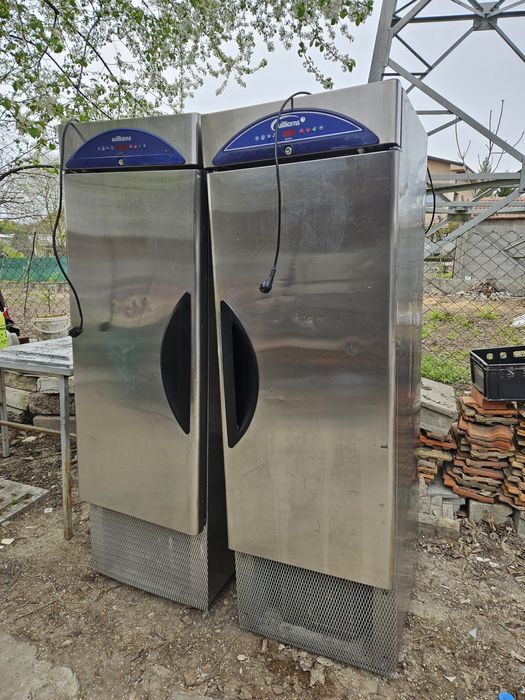 Хладилни Шкафове Вертикални Ми-носови и Плю-сови Неръждавейка-Юнокс-Алпака за Ресторанти Заведения Професионални