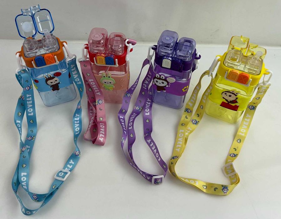 Детска бутилка Labubu 600 мл Лабубу шише регулируема презрамка