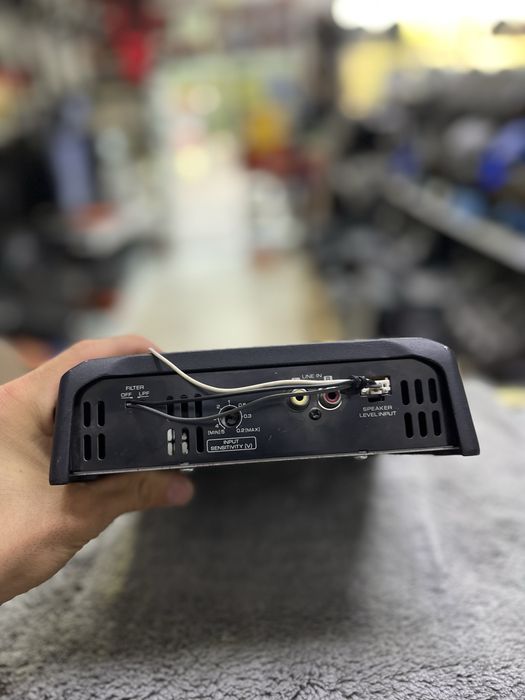 Kenwood 350w li usilitel sotiladi