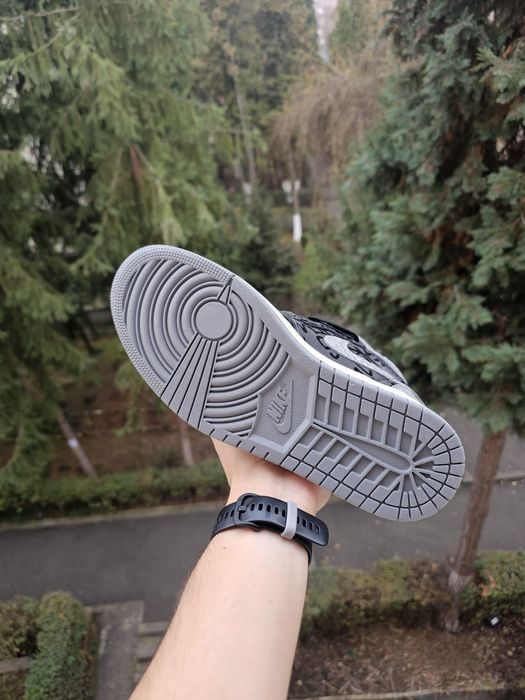 Air Jordan 1 High Rebellionaire 44