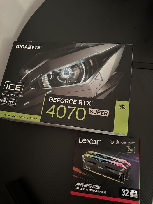 Placa video RTX 4070 Super Eagle OC ICE 12GB White