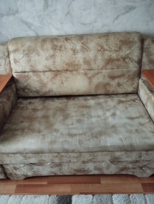 Продам мини диван б/у,раздвижной,
