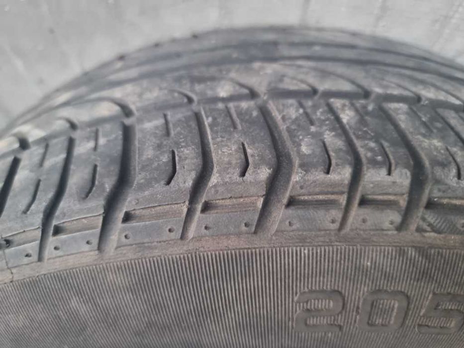 Мерцедес Mercedes BMW - гуми 15 цола