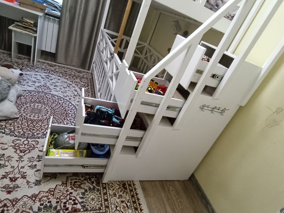 Двухъярусная кровать детская