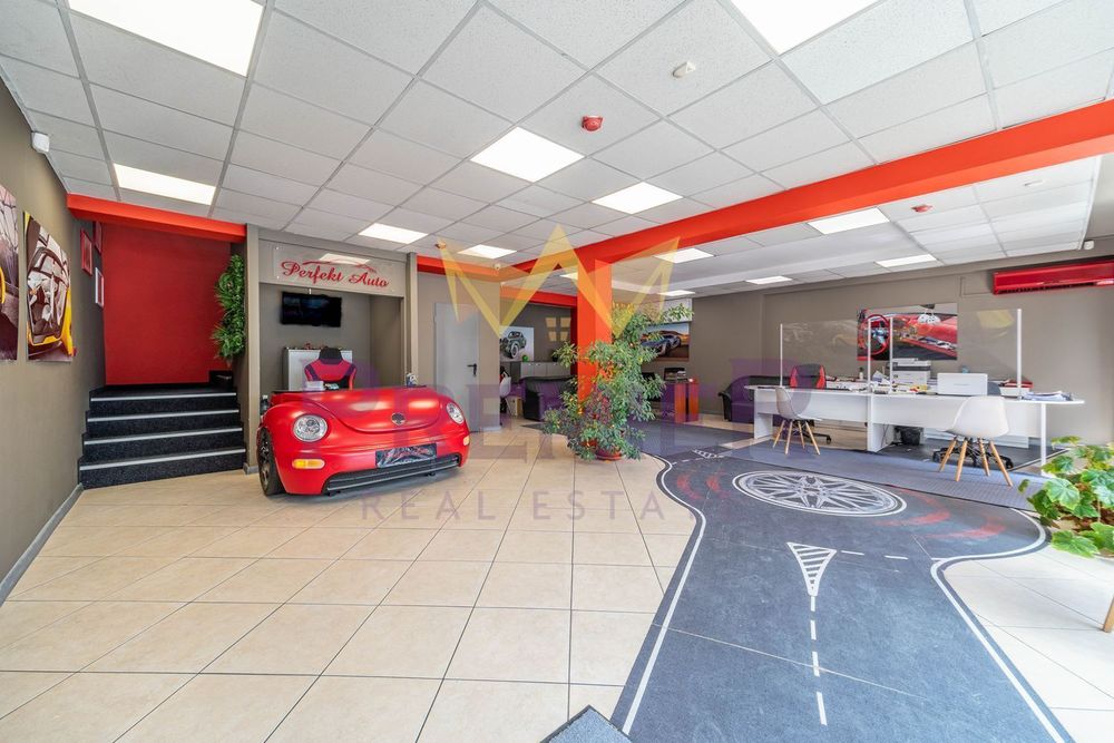 Дава се под наем Офис в Варна, Лятно кино Тракия - 200 кв.м за 2500 € - Снимка #1