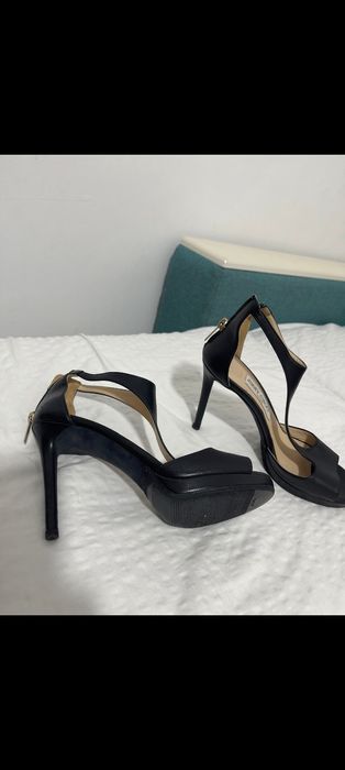 Vând sandale Jimmy Choo
