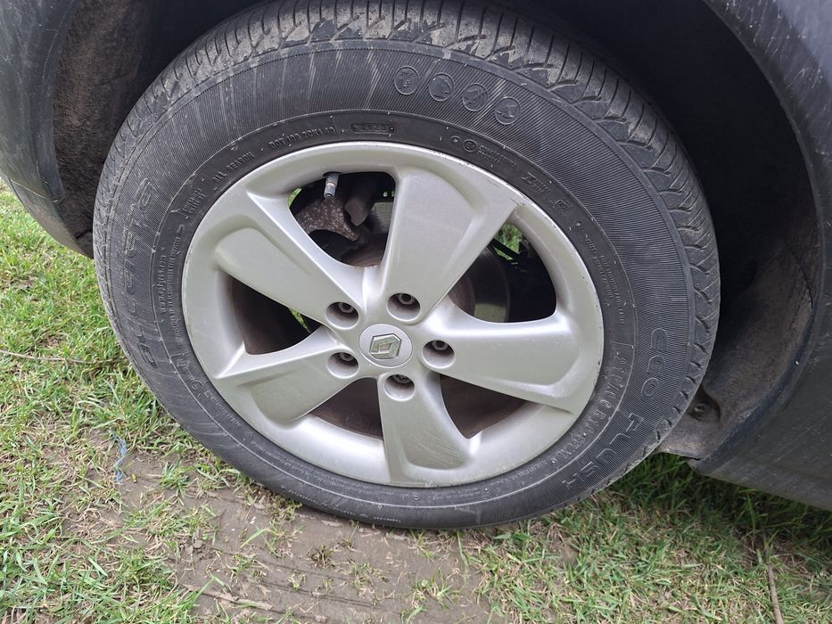 Dezmembrez Renault scenic 3 x mode  motor  1.6 dci.  120000 km reali