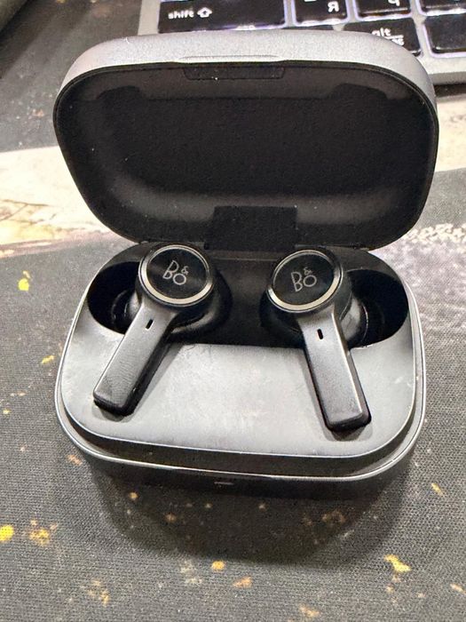 Нушники Bang & Olufsen