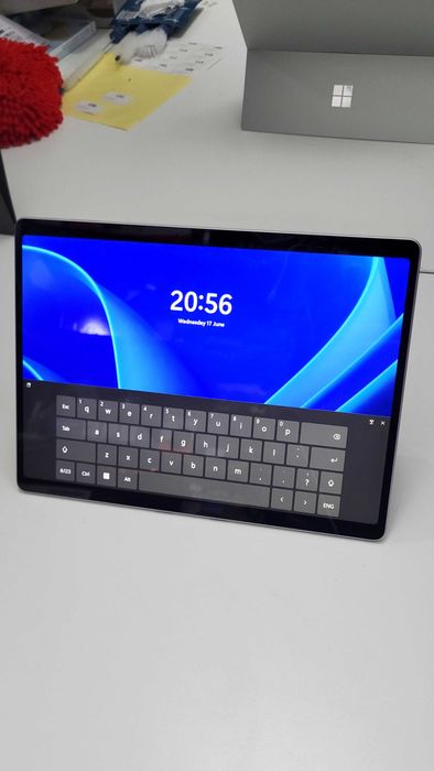 Microsoft Surface Pro 11, Snapdragon X Plus, 16GB RAM, 256GB