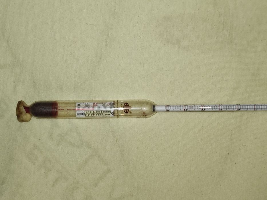 Продавам професионален захаромер.