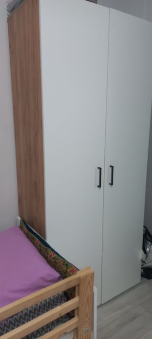 Шкаф и две кровати