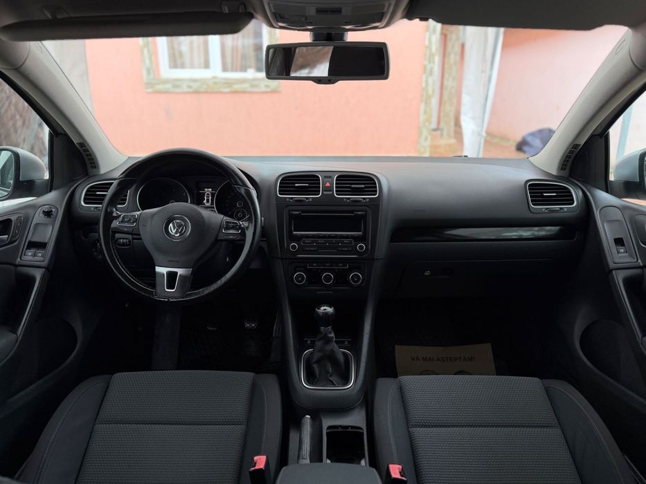 Golf 6 - R-line - 1.6 tdi - 105 CP - 2013 - Pilot automat - Clima - Comenzi pe volan/vocale - Incalzire in scaune