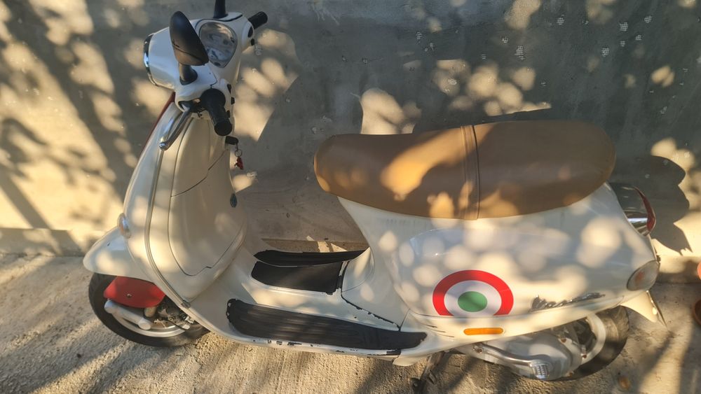 Vand scuter Piaggio Vespa ET2 - 50CC