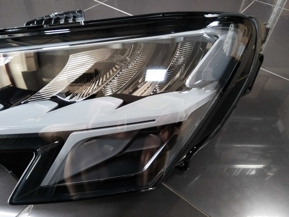 НОВ Ляв Фар Комплект LED Audi A3 S3 8Y 2020- 8Y0941011