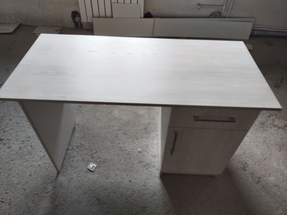 Дарс тайёрлаш учун Бир тумбали стол