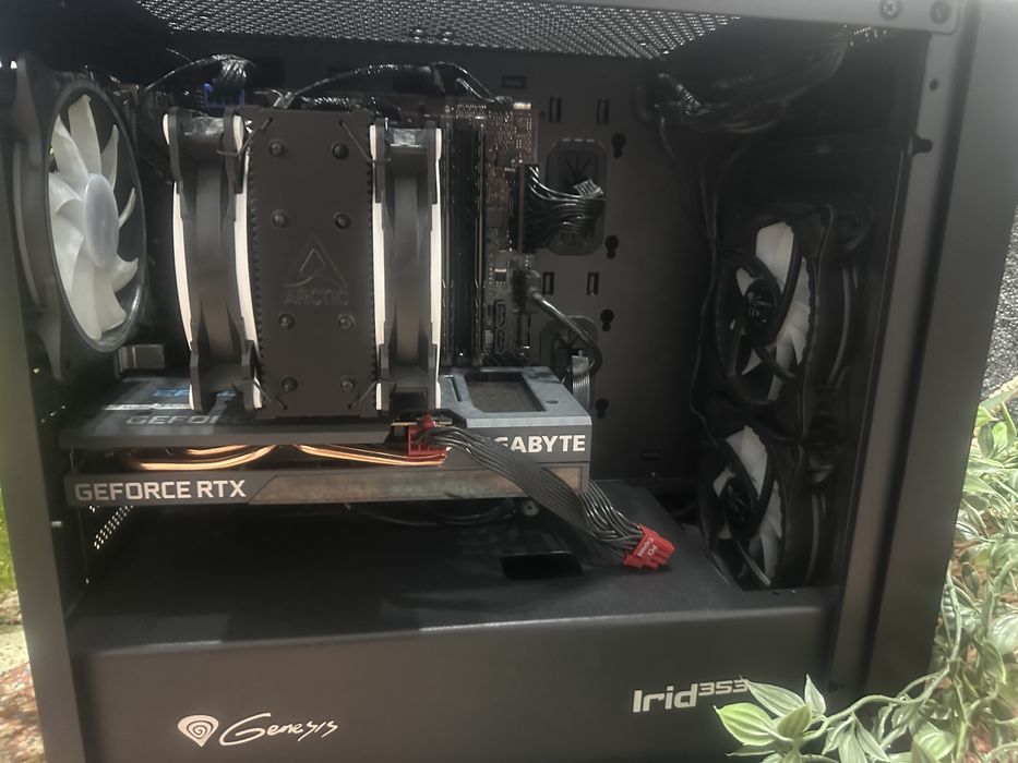 Desktop ergonomic si puternic