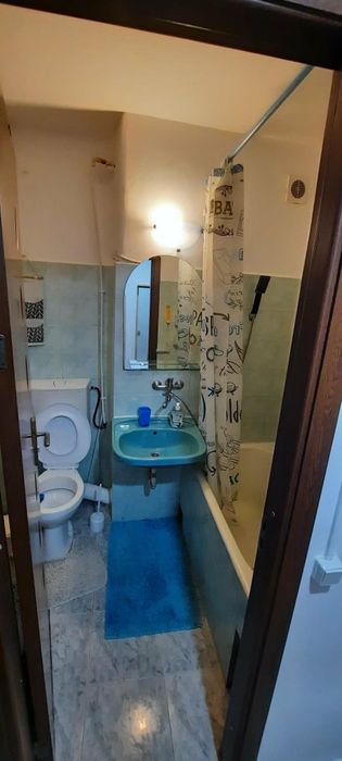 Închiriez apartament 2 camere , Trivale