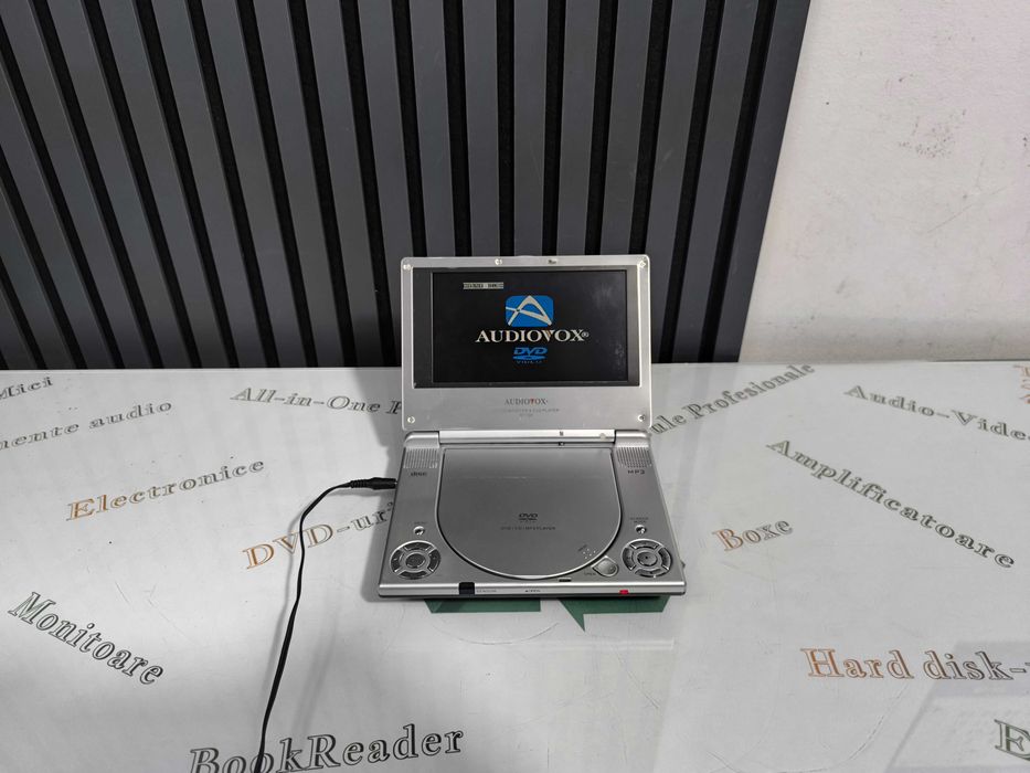 DVD player portabil Audiovox D1705 7 inch LCD CD MP3 baterie RB-03
