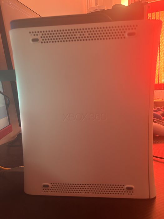 Xbox360 с 6 игри